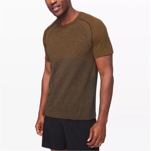 Lululemon Mens Live‎ in Practice Exercise Top